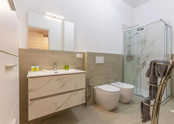 Guesthost - San Donato Fiere Essential With Parking شقة بولونيا