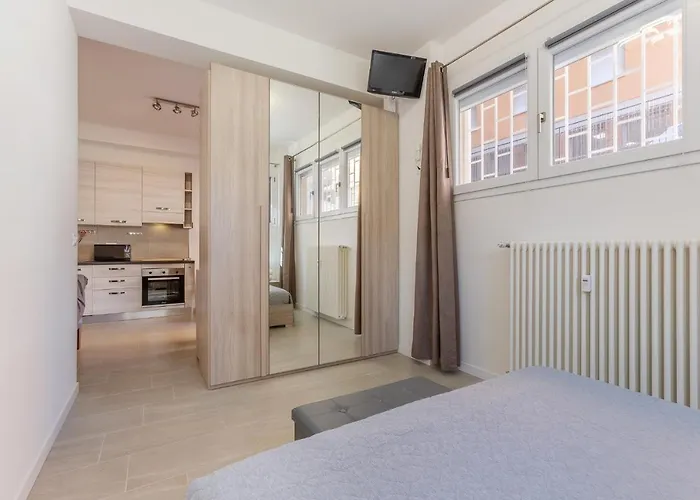 Apartman Guesthost - San Donato Fiere Essential With Parking