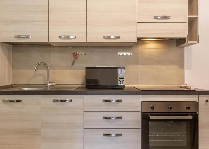 Guesthost - San Donato Fiere Essential With Parking Apartman Bologna