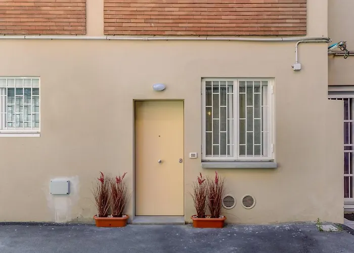 Guesthost - San Donato Fiere Essential With Parking Bologna